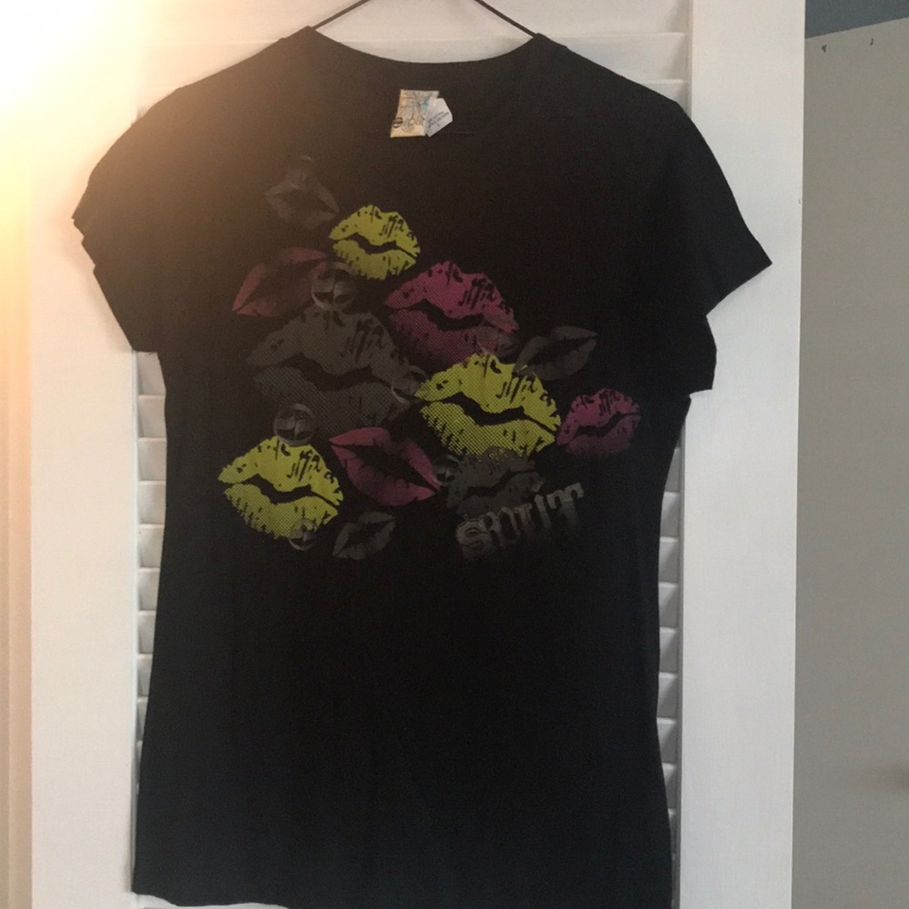Tee shirt